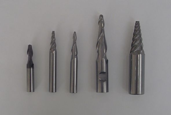 鎢鋼刀具