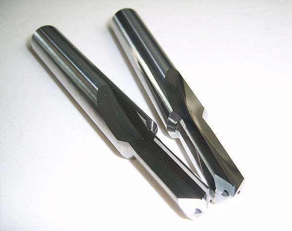 高硬度內冷鉆頭